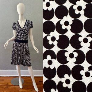 Vintage 90s Iconic Black White Y2K Flower Power Go-Go Scooter Dress M
